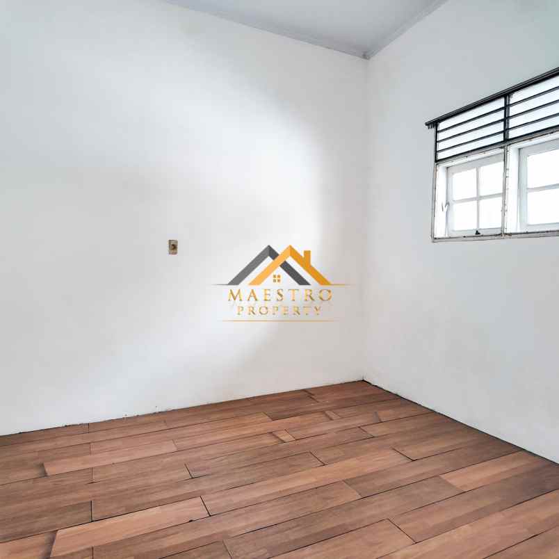 dijual rumah komplek cemara hijau jalan