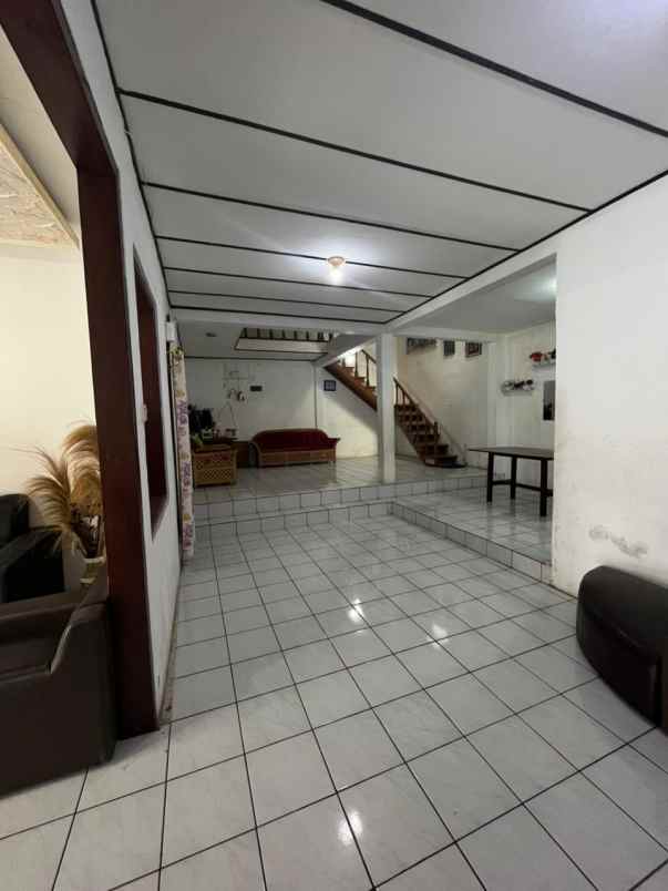 dijual rumah komplek cihanjuang