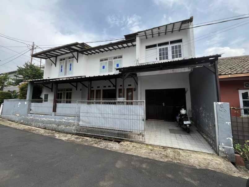 dijual rumah komplek cihanjuang