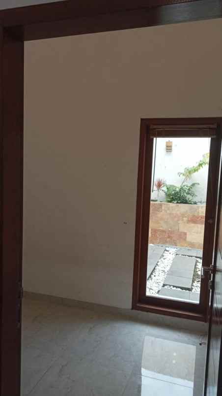 dijual rumah komplek griya kencana 2