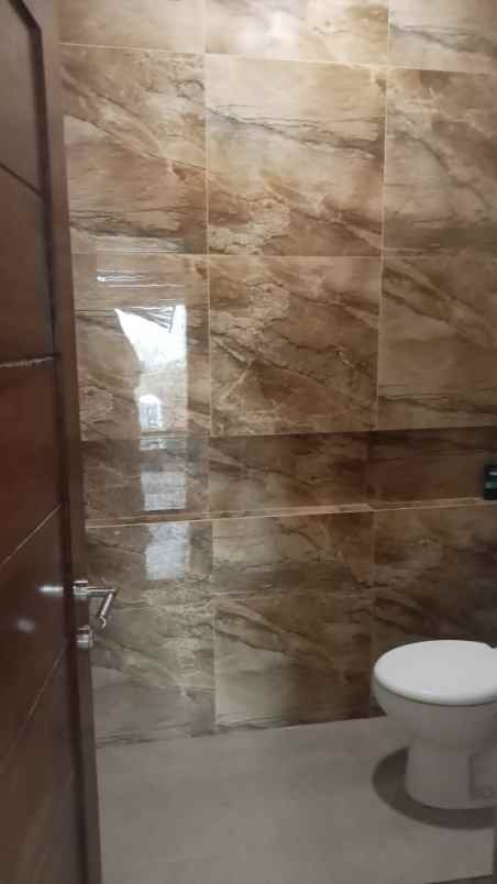 dijual rumah komplek griya kencana 2