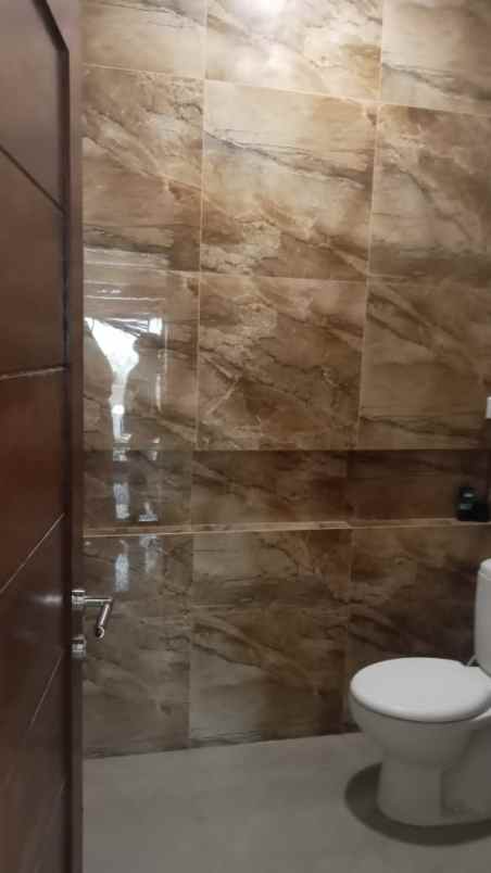 dijual rumah komplek griya kencana 2