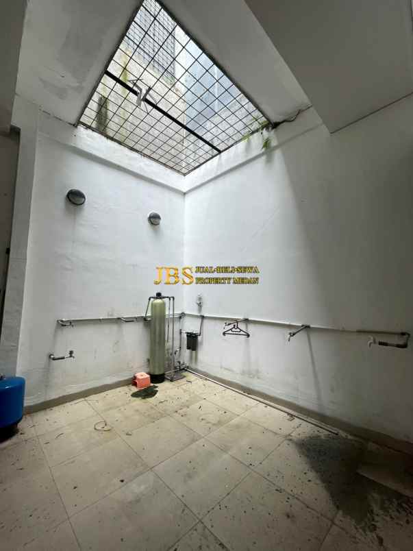 dijual rumah komplek mutiara residence