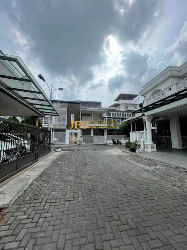 dijual rumah komplek mutiara residence