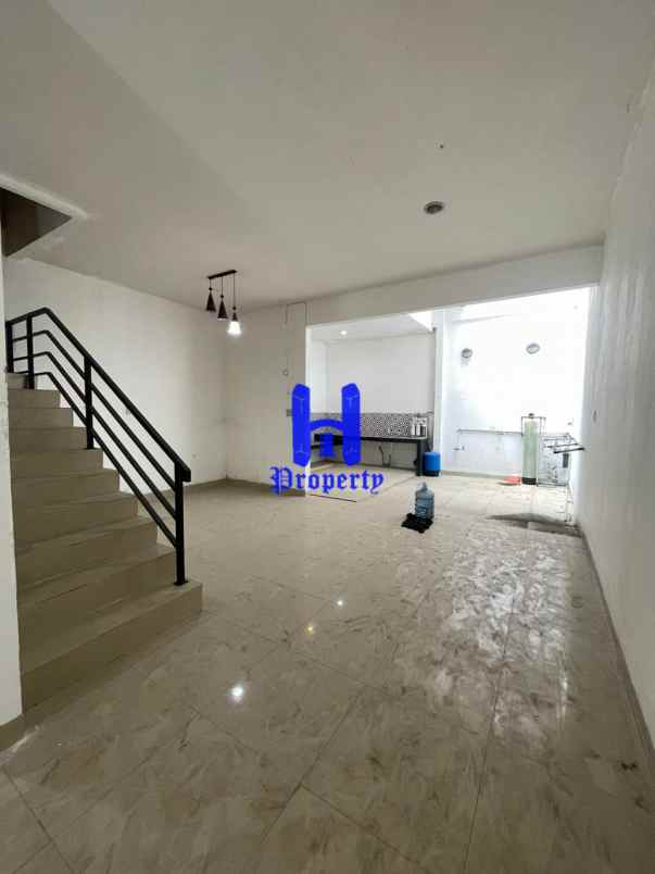 dijual rumah komplek mutiara residence