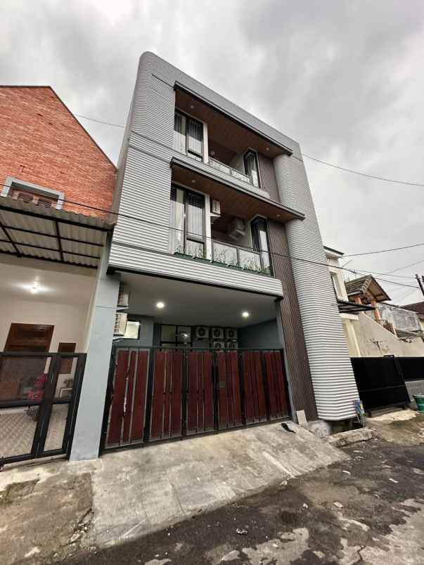 dijual rumah kost lokasi strategis didaerah suhat