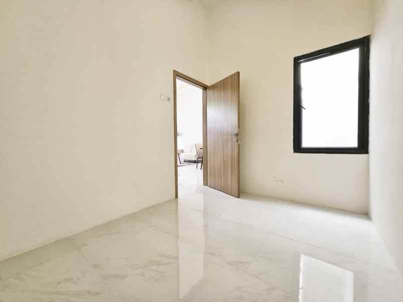 dijual rumah kota harapan indah bekasi