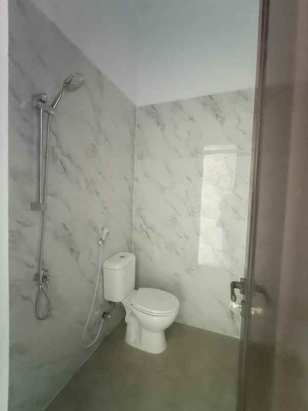 dijual rumah kota harapan indah bekasi