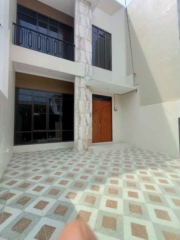 dijual rumah kota harapan indah bekasi