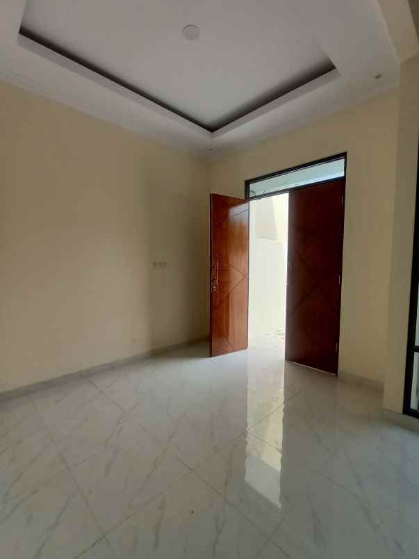 dijual rumah kota harapan indah bekasi