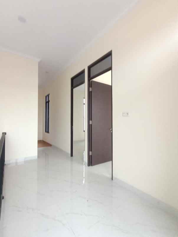 dijual rumah kota harapan indah bekasi