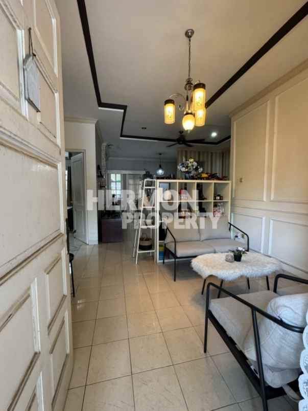 dijual rumah kota wisata cibubur