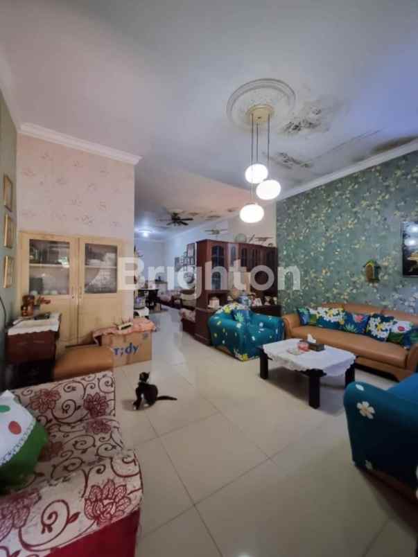 dijual rumah kutisari selatan