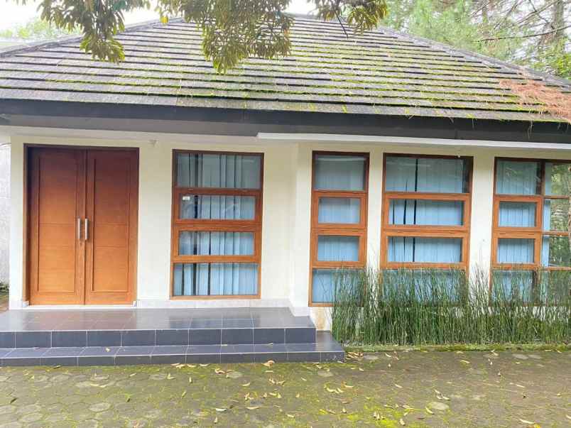 dijual rumah lembang