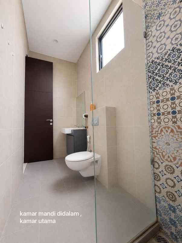 dijual rumah lokasi permata jingga kota malang