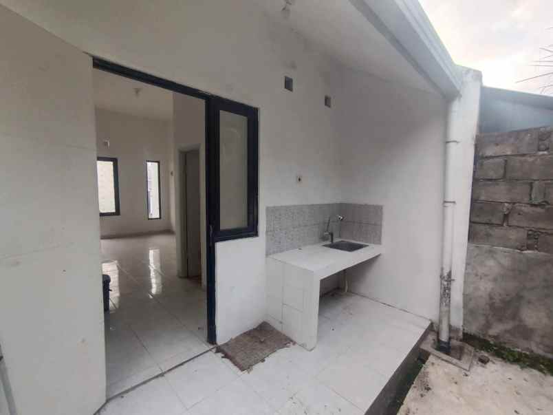 dijual rumah lokasi perumahan kepanjen malang