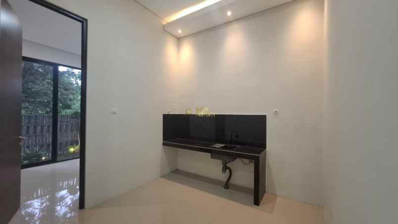 dijual rumah maguwoharjo depok sleman