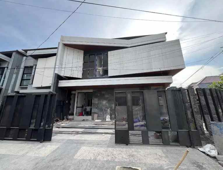 dijual rumah manyar indah