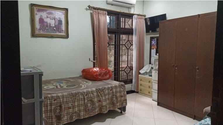 dijual rumah manyar indah