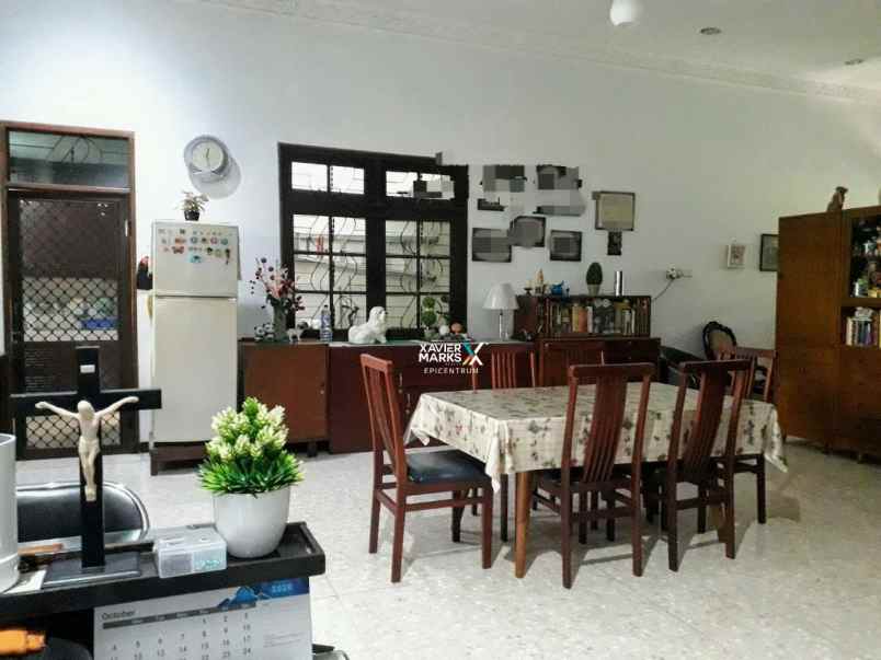 dijual rumah manyar kartika