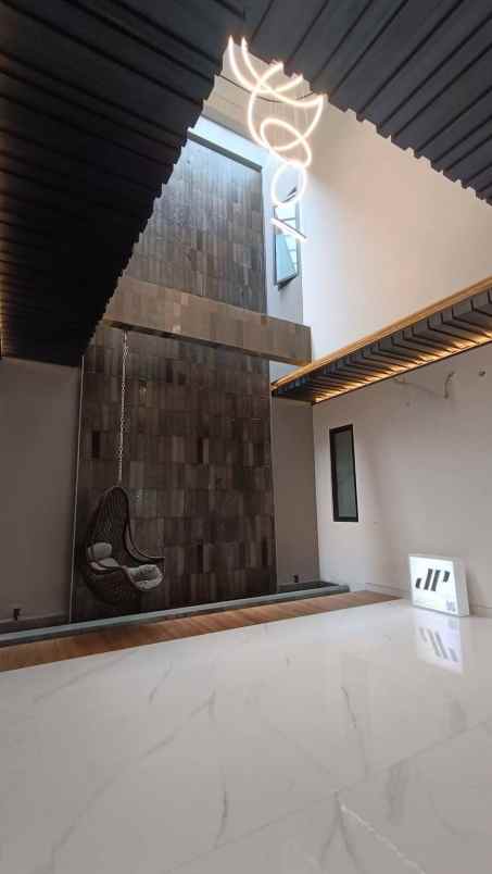 dijual rumah manyar kertoadi