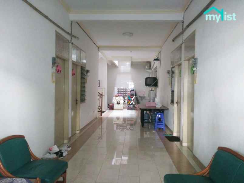 dijual rumah manyar rejo
