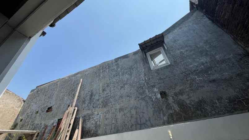 dijual rumah medayu utara