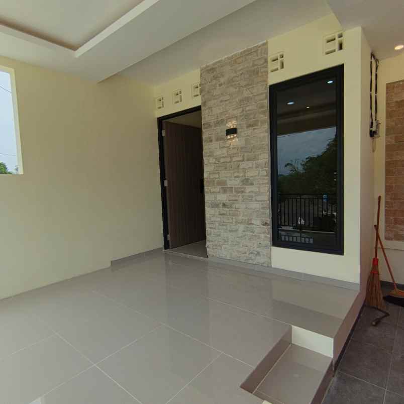 dijual rumah meteseh tembalang