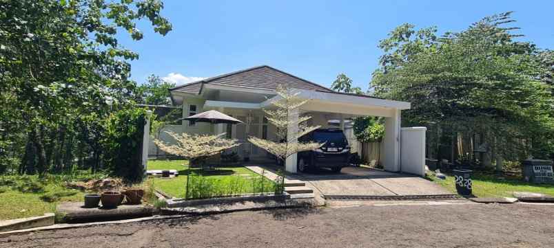 dijual rumah mewah dengan private pool di sentul city