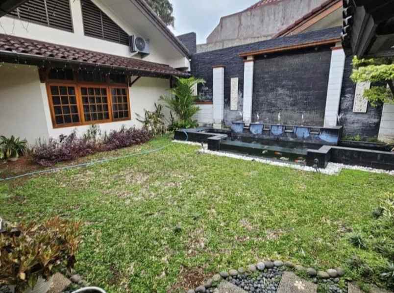 dijual rumah mewah di kawasan rempoa tangerang selatan