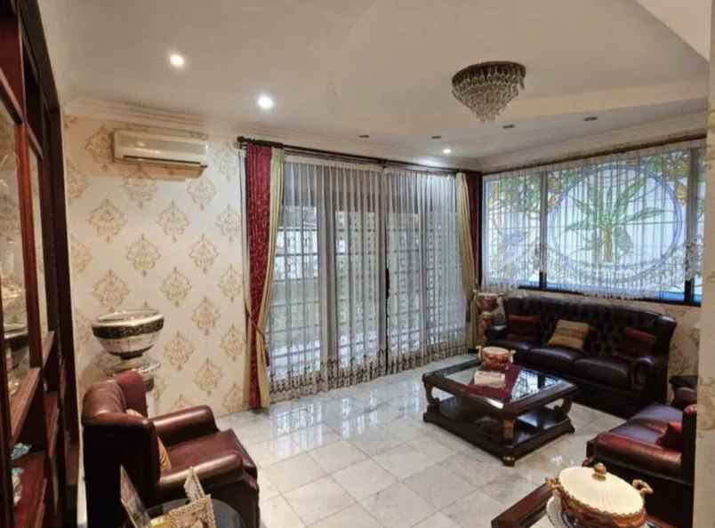 dijual rumah mewah di kawasan rempoa tangerang selatan