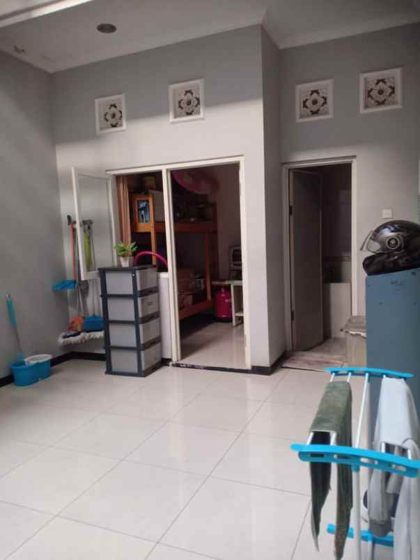 dijual rumah mewah full furnished