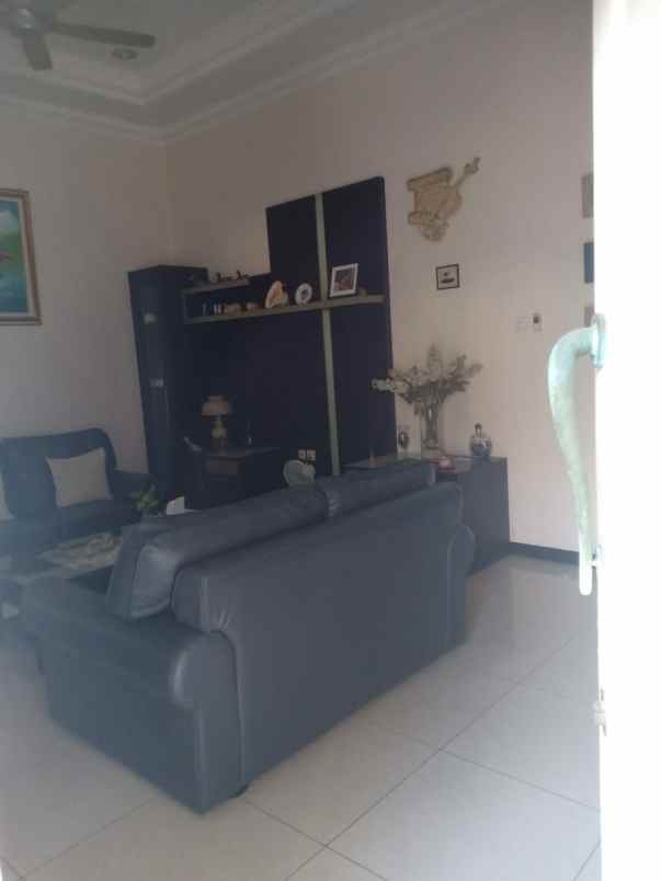 dijual rumah mewah full furnished