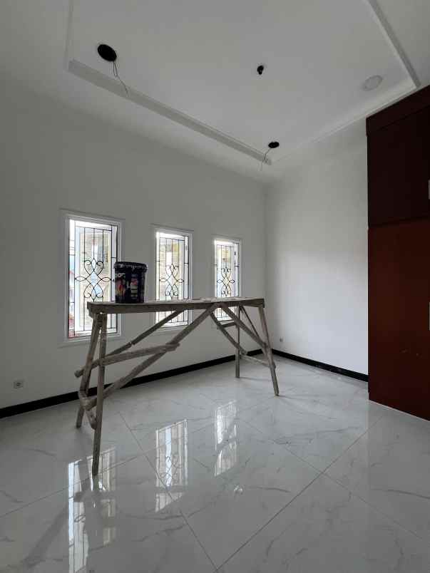 dijual rumah mulyosari