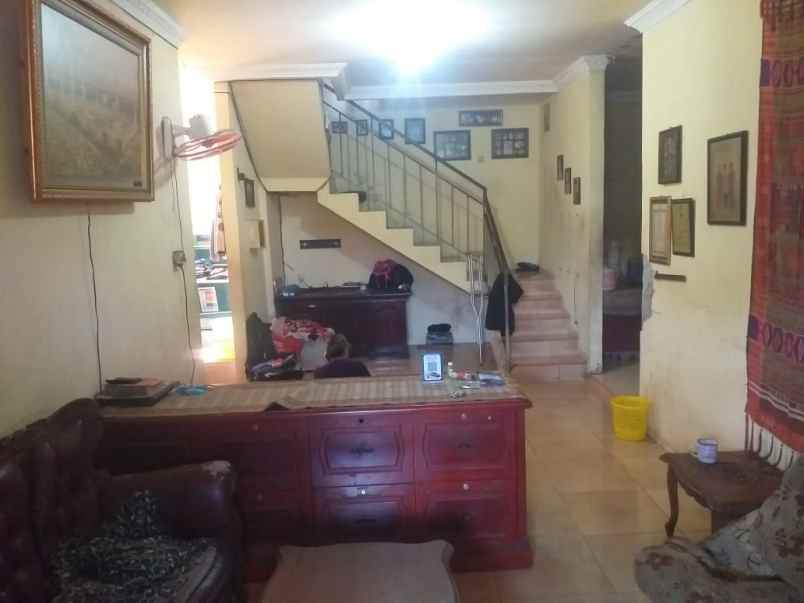 dijual rumah murah 2 lantai hook