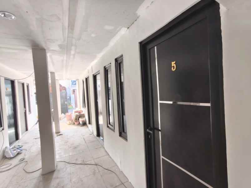 dijual rumah nginden