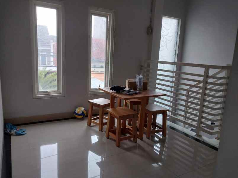 dijual rumah oma campus dau