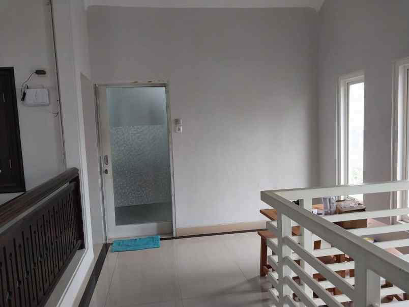 dijual rumah oma campus dau
