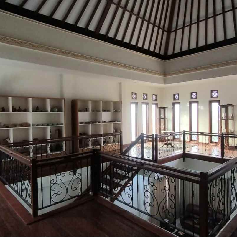 dijual rumah padang kartika
