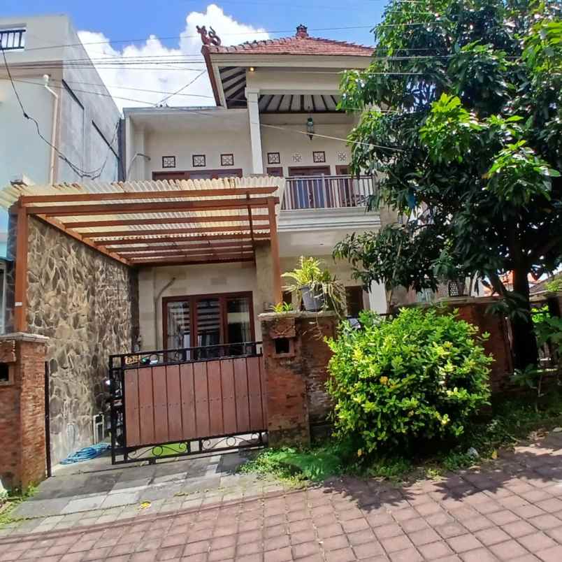 dijual rumah padang kartika