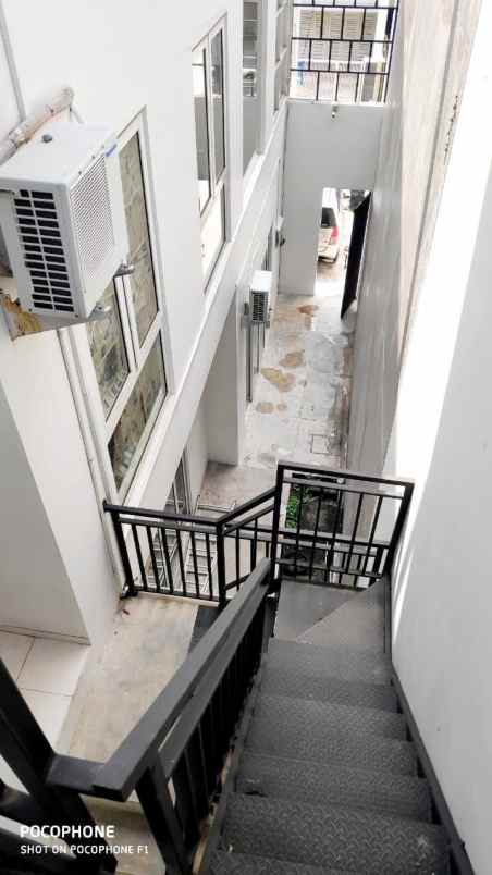 dijual rumah pakuwon city