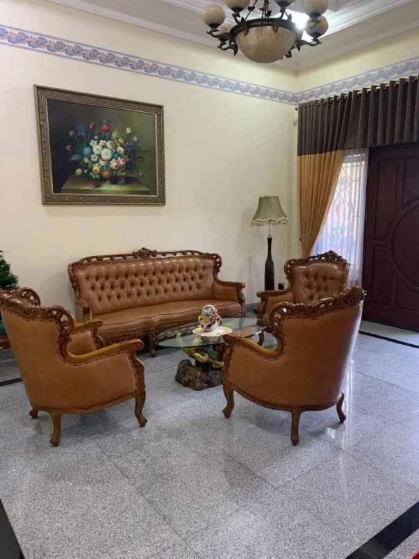dijual rumah pakuwon city villa royal