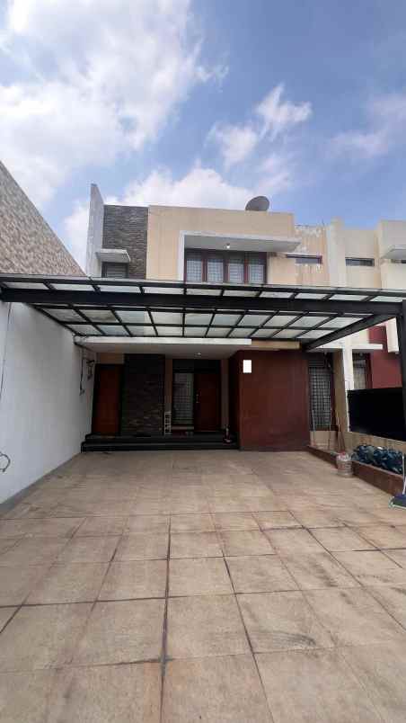 dijual rumah pelangi gading residence