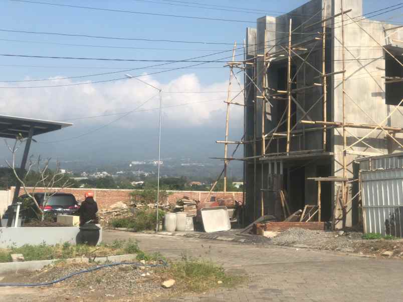 dijual rumah pendem junrejo kota batu