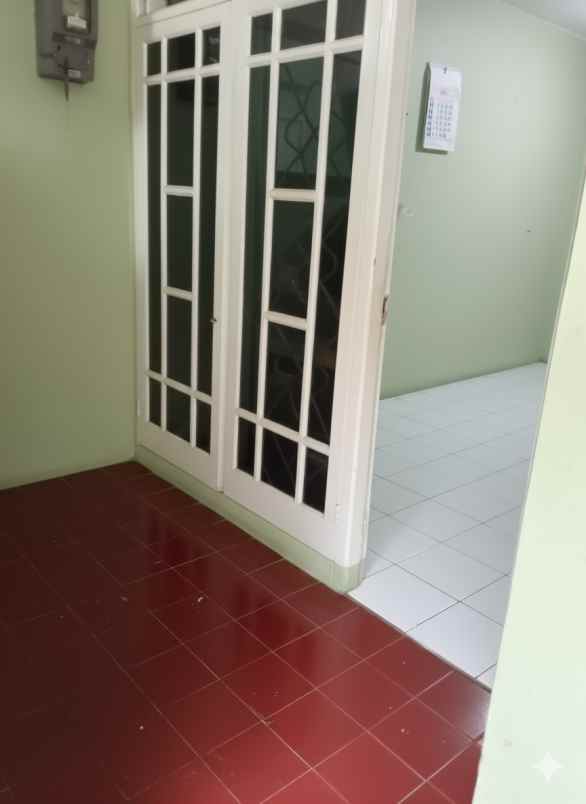 dijual rumah perum mampang indah