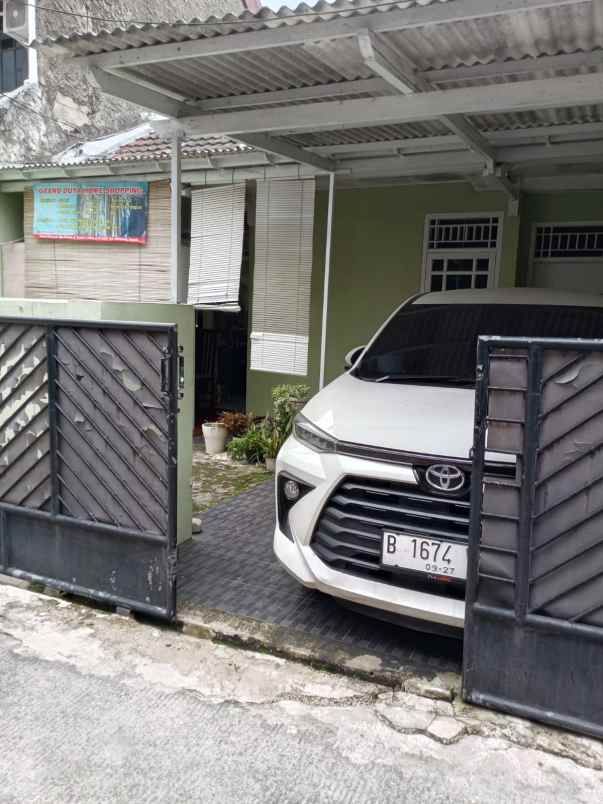 dijual rumah perum mampang indah