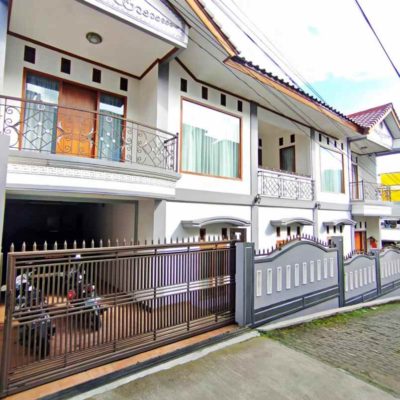 dijual rumah perum parigi indah