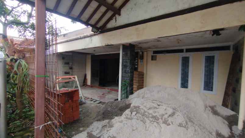 dijual rumah perumahan batu indah