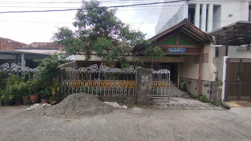 dijual rumah perumahan batu indah