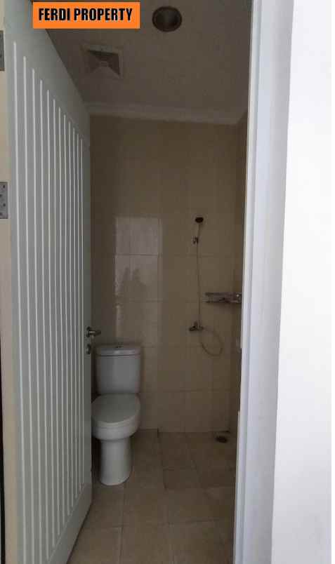 dijual rumah perumahan legenda wisata